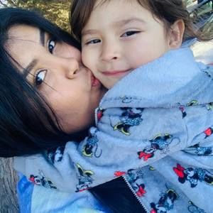 Meet your Posher, Roxana